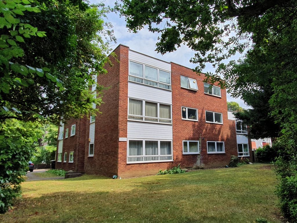 1 bed flat to rent in The Ridgeway, Enfield EN2, £1,400 pcm Zoopla