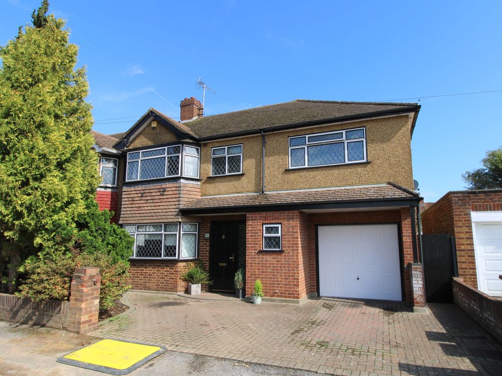 4 bed semidetached house for sale in Edward Way, Ashford TW15 Zoopla