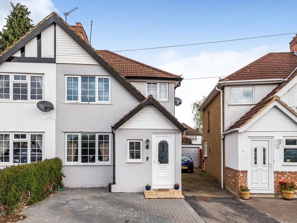 3 bed semidetached house for sale in Misbourne Road, Hillingdon UB10