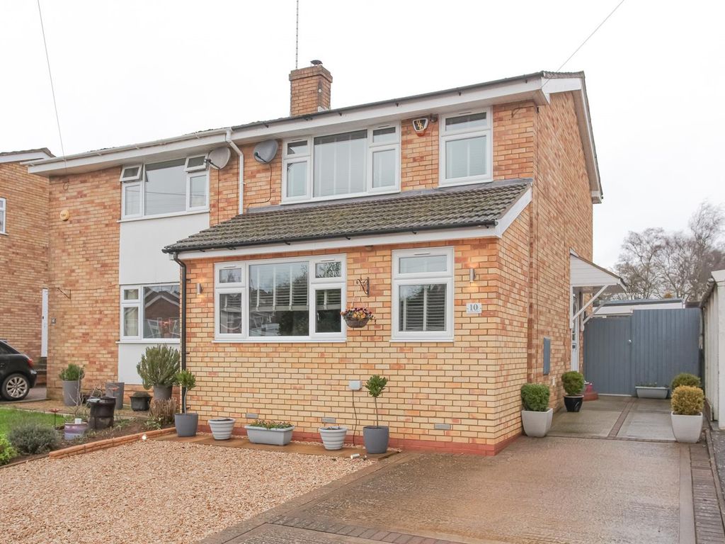 3 bed semidetached house for sale in Brantwood Rise, Banbury OX16, £