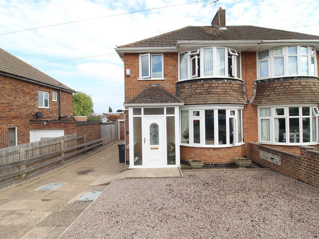 3 bed semidetached house to rent in Parklands Drive, Loughborough LE11