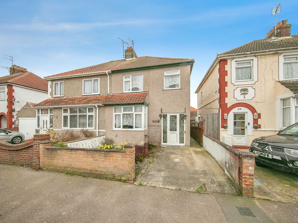 3 bed semidetached house for sale in Thomas Road, ClactonOnSea CO15