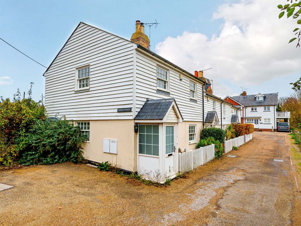 3 bed end terrace house for sale in Windmill Lane, Faversham ME13, £