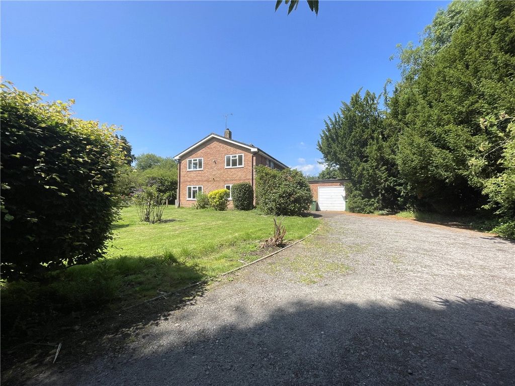 5 bed detached house to rent in Ashford Hill, Thatcham, Hampshire RG19