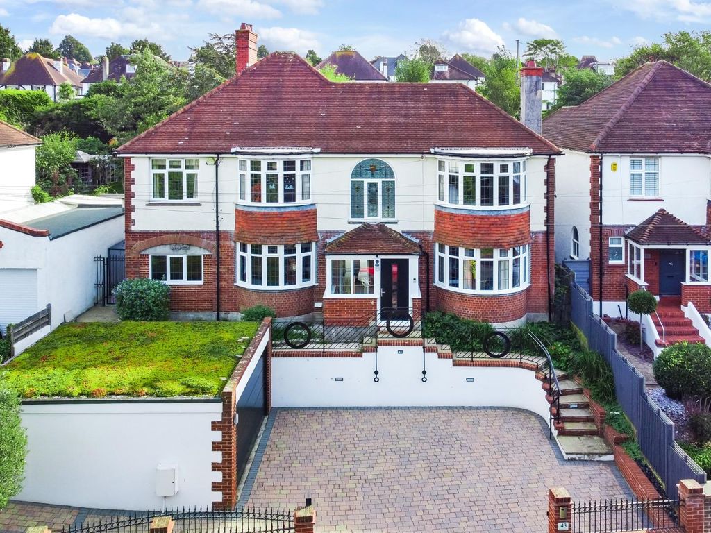 5 bed property for sale in Goldstone Crescent, Hove BN3, £1,750,000