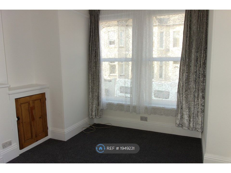 1 bed flat to rent in Ashford Rd, Plymouth PL4, £700 pcm Zoopla