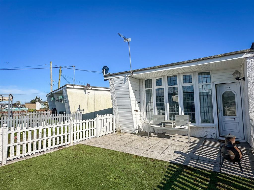 2 bed chalet for sale in Priory Close, Bel Air Chalet Estate, St Osyth CO16, £52,000 Zoopla
