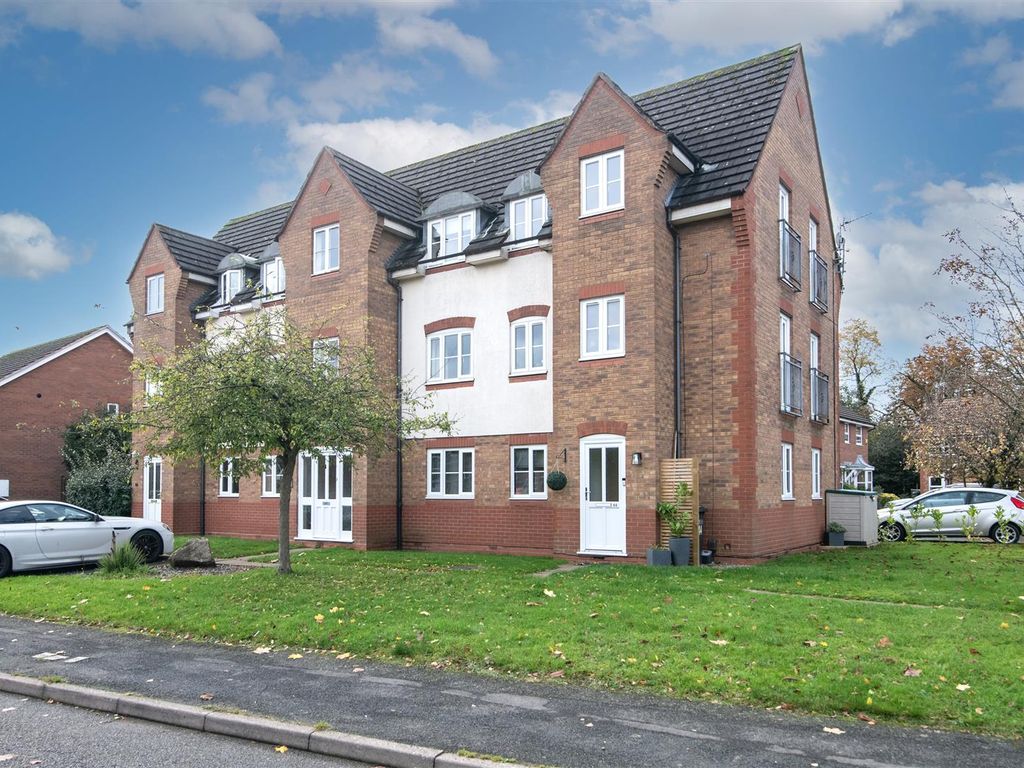 2 bed flat for sale in Winster Avenue, Dorridge, Solihull B93, £159,000