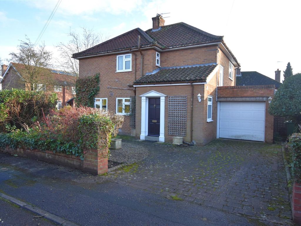 3 bed detached house to rent in Hall Park, Heslington, York YO10, £