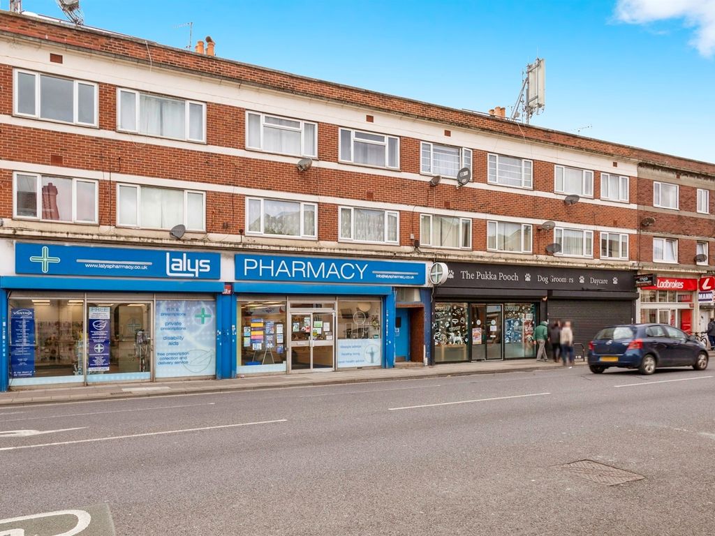 2 bed flat for sale in Kingston Road, Portsmouth PO1, £150,000 Zoopla