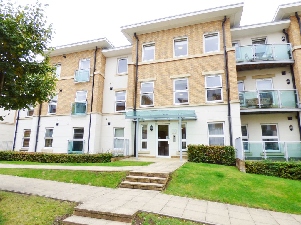 1 bed flat to rent in Highbury Drive, Leatherhead KT22, £1,150 pcm Zoopla