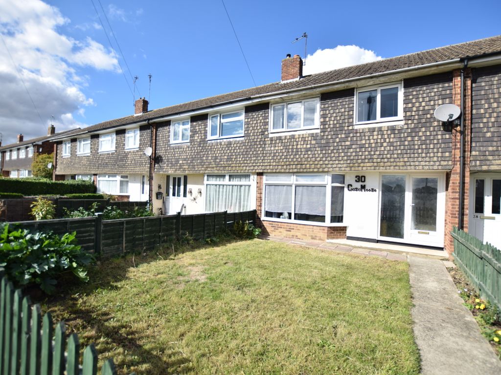 3 bed terraced house for sale in Quarrendon Avenue, Aylesbury HP19, £