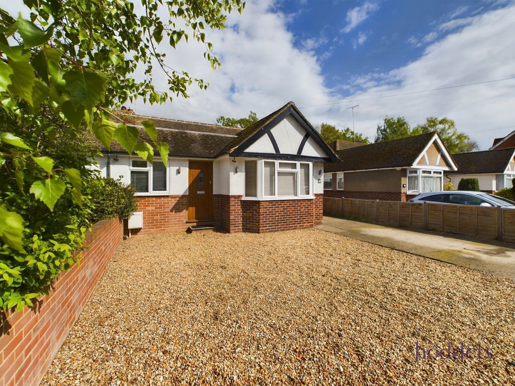 3 bed bungalow for sale in Common Lane, New Haw, Surrey KT15, £575,000
