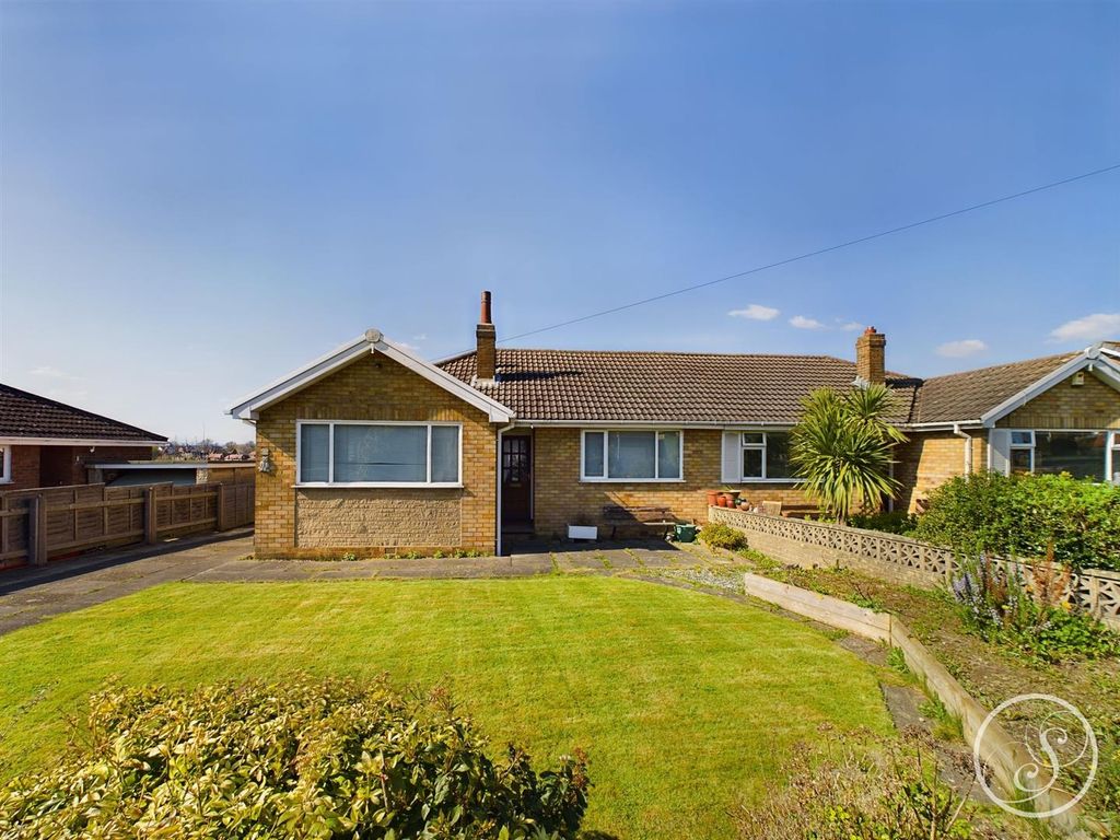 2 bed semidetached bungalow for sale in Templegate View, Leeds LS15