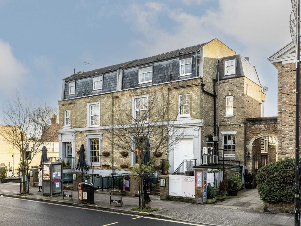 2 bed flat to rent in Stoke Newington Church Street, London N16, £2,700 pcm Zoopla