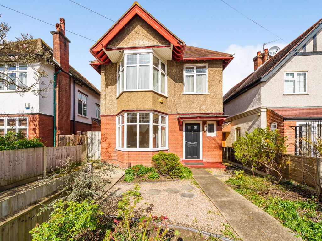 4 bed property to rent in Selwyn Road, New Malden KT3 Zoopla