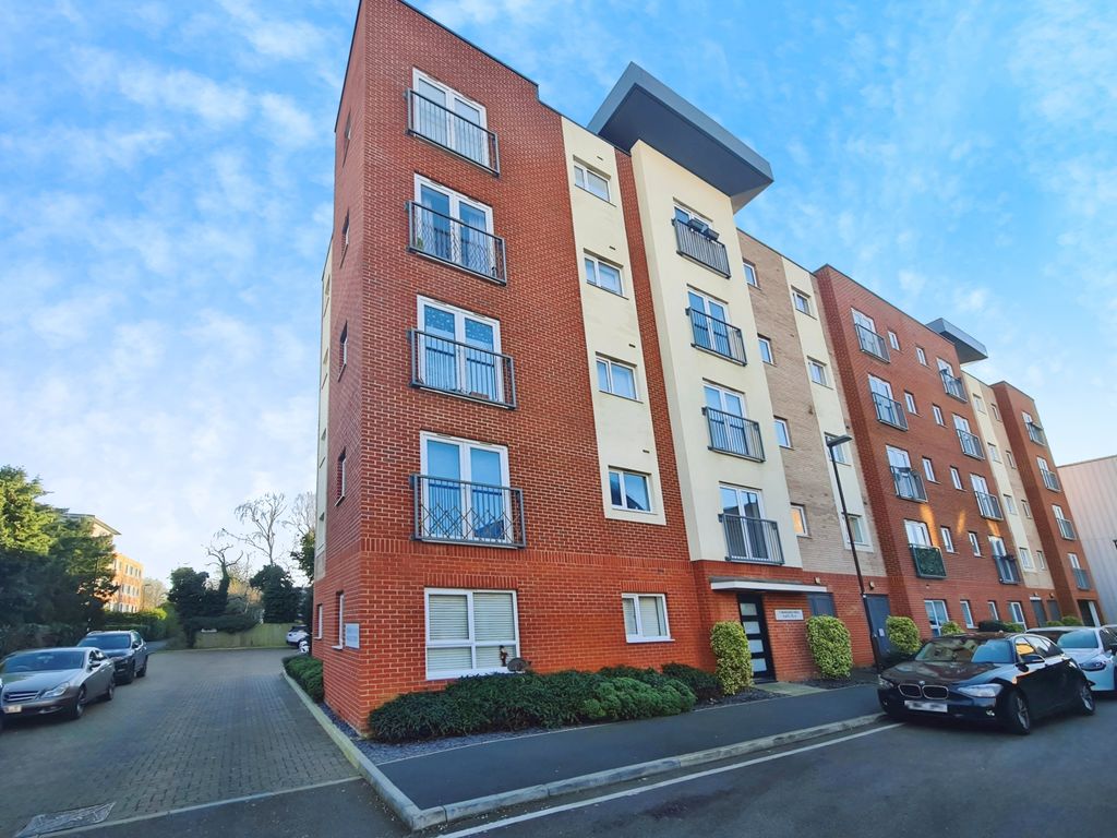2 bed flat for sale in Marquess Drive, Bletchley, Milton Keynes MK2, £