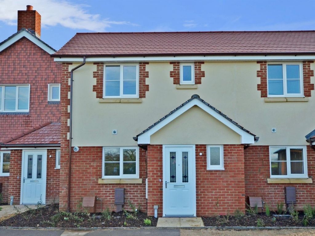 3 bed semidetached house to rent in Bilsham Road, Yapton, Arundel BN18