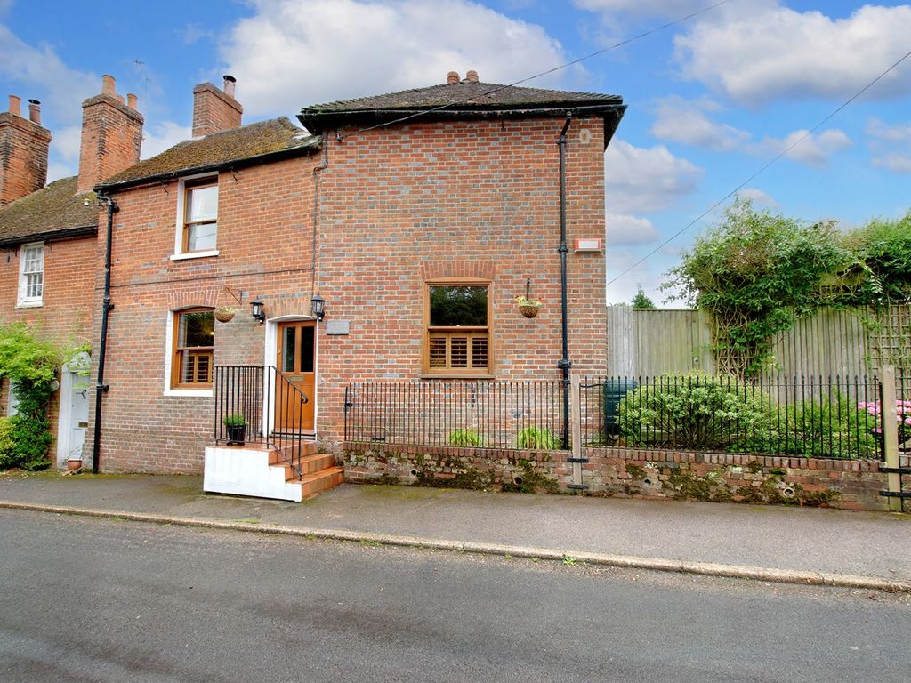 4 bed end terrace house for sale in Bekesbourne Hill, Bekesbourne