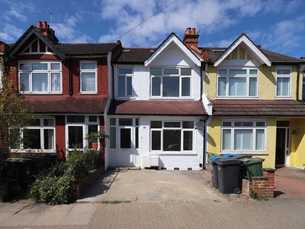 4 bed terraced house to rent in Beverley Road, New Malden KT3, £2,950
