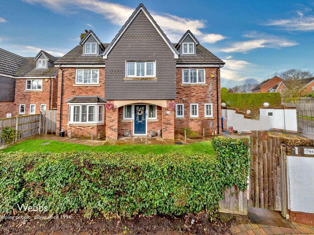 5 bed detached house for sale in Queens Road, Calf Heath, Wolverhampton