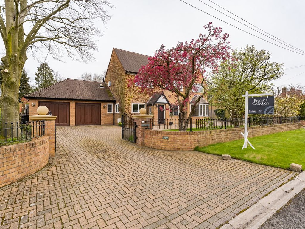 5 bed detached house for sale in Beechwood Lane, Culcheth, Warrington