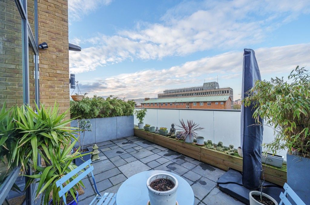 1 bed flat for sale in The Ring, Bracknell, Berkshire RG12 Zoopla