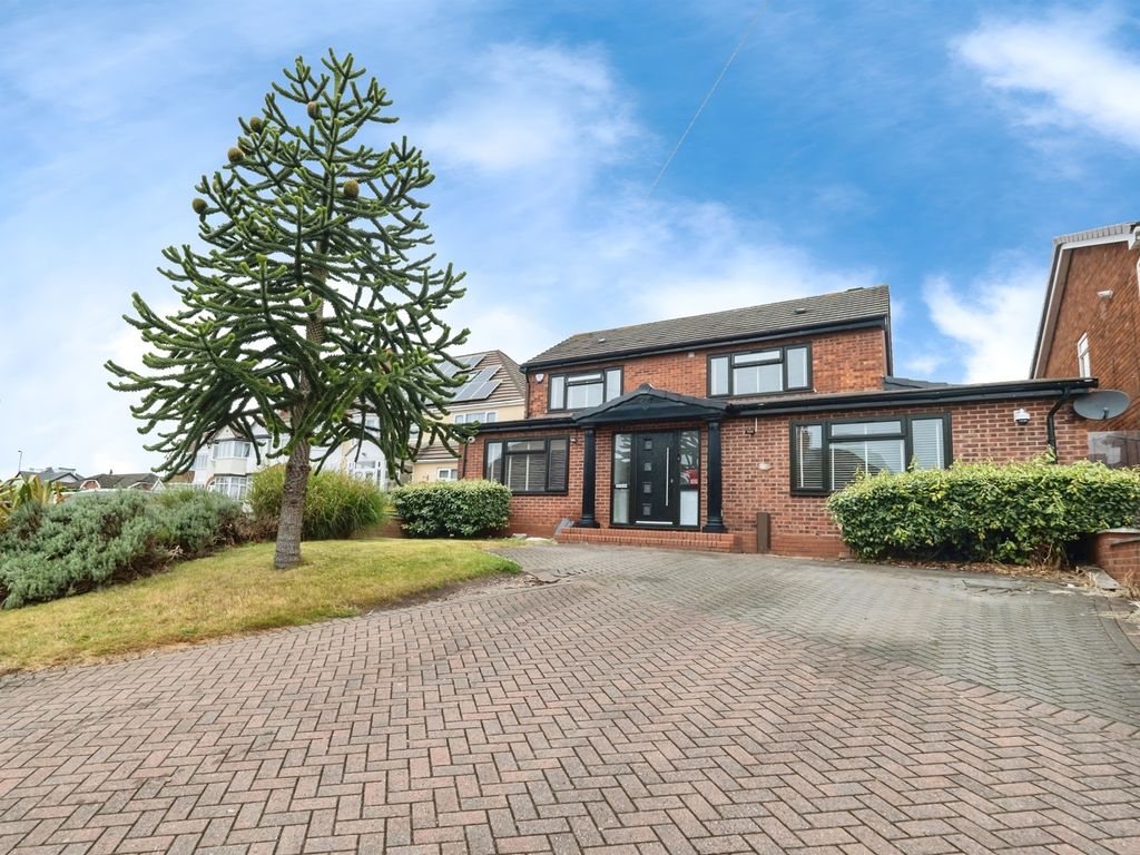 4 bed detached house for sale in Gainsborough Road, Great Barr