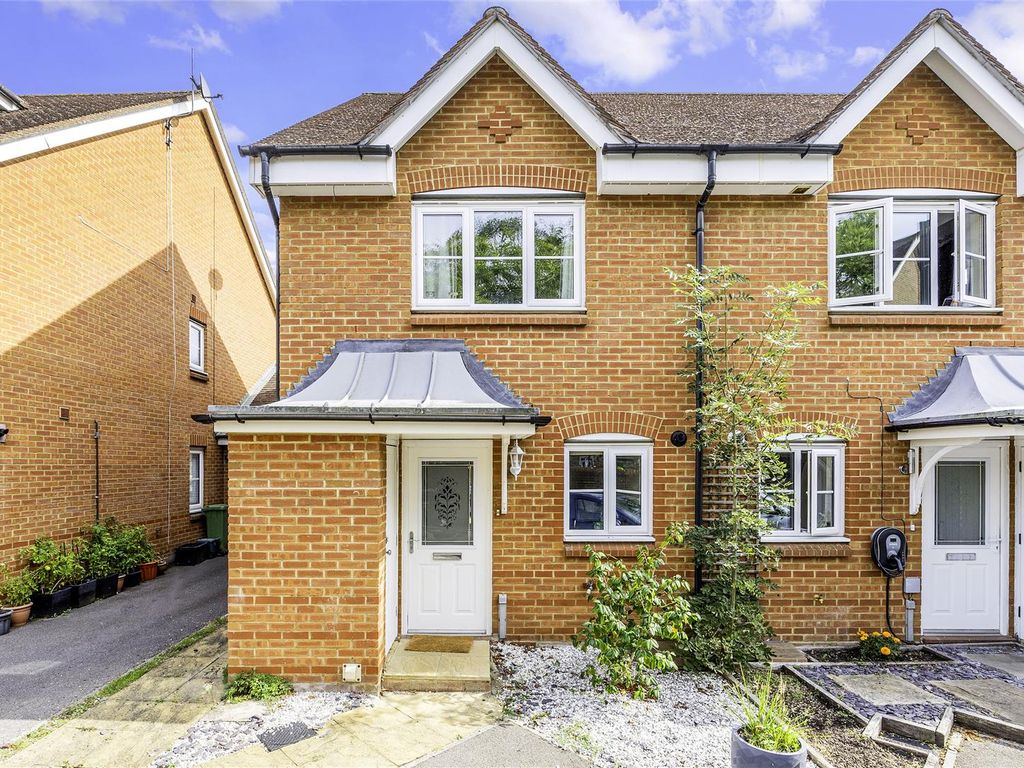 2 bed property for sale in Kingsfield Way, Redhill RH1, £385,000 Zoopla