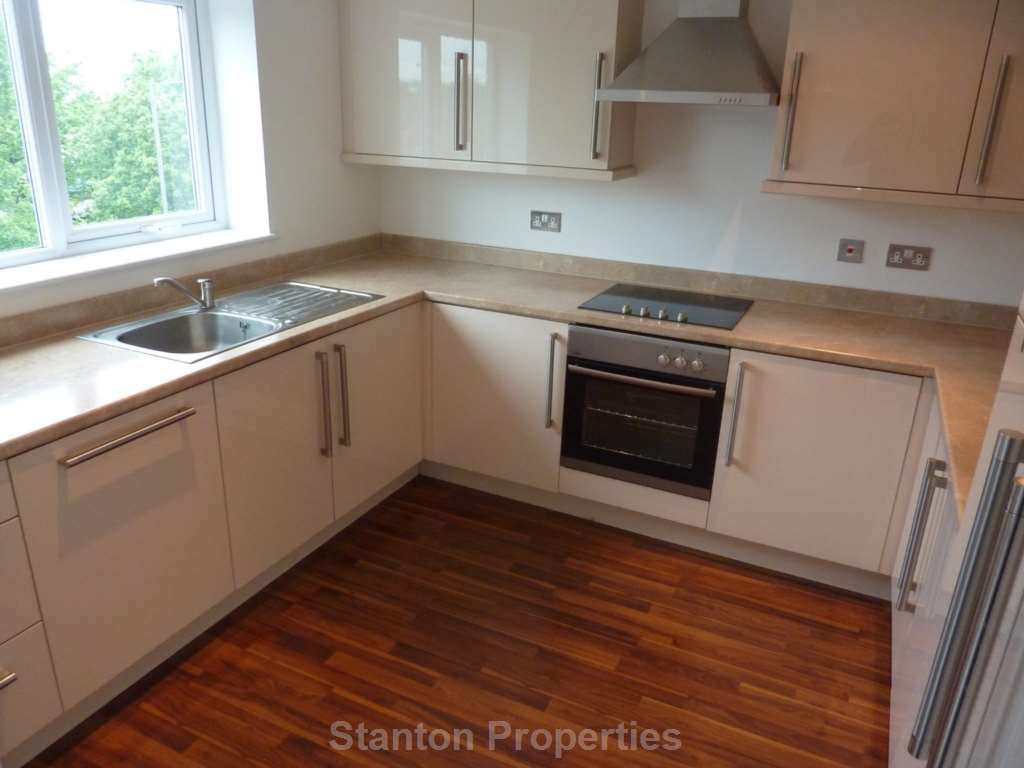 2 bed flat to rent in Sutton Road, St Helens WA9, £700 pcm Zoopla