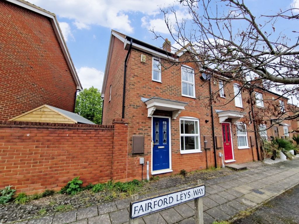 2 bed end terrace house for sale in Fairford Leys Way, Aylesbury HP19