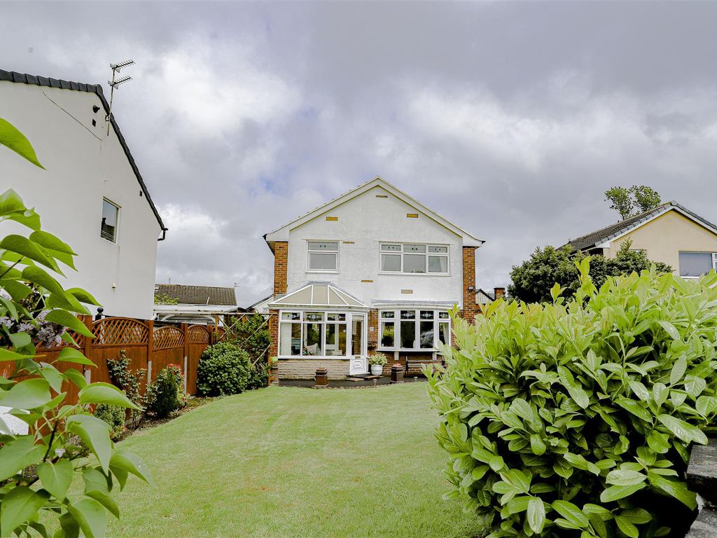 3 bed detached house for sale in Cedar Close, Rishton, Blackburn BB1