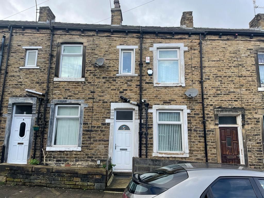 3 bed terraced house for sale in Chislehurst Place, Bradford, West