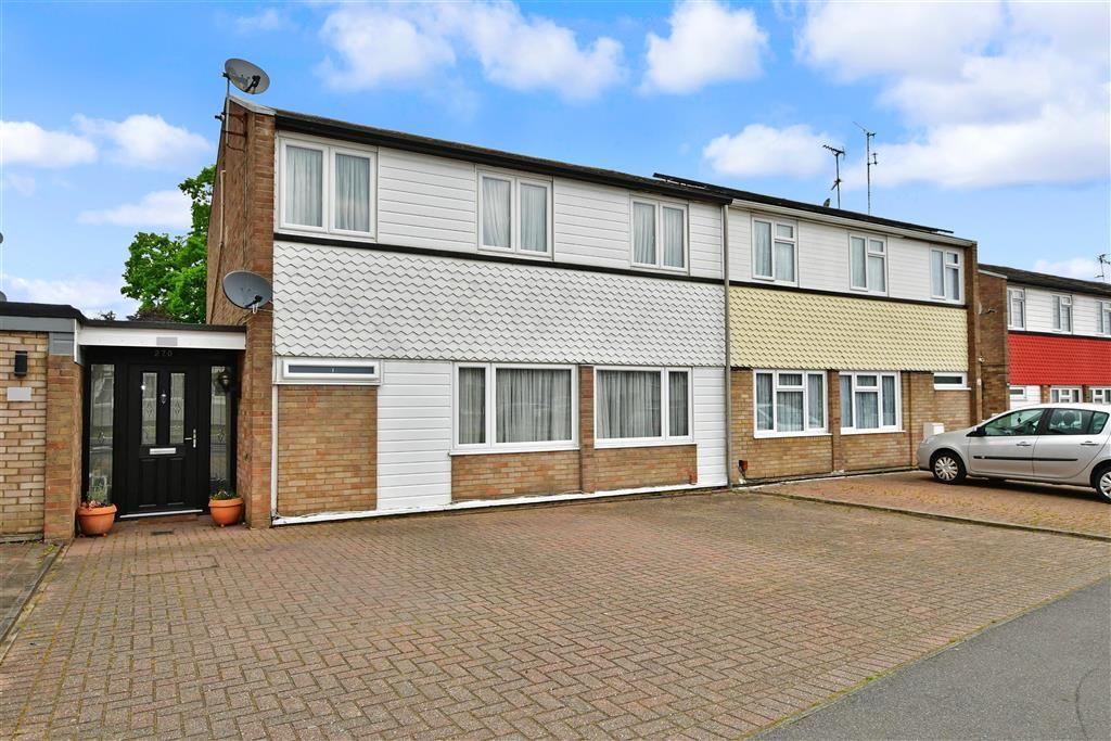 4 bed semidetached house for sale in Great Knightleys, Basildon, Essex