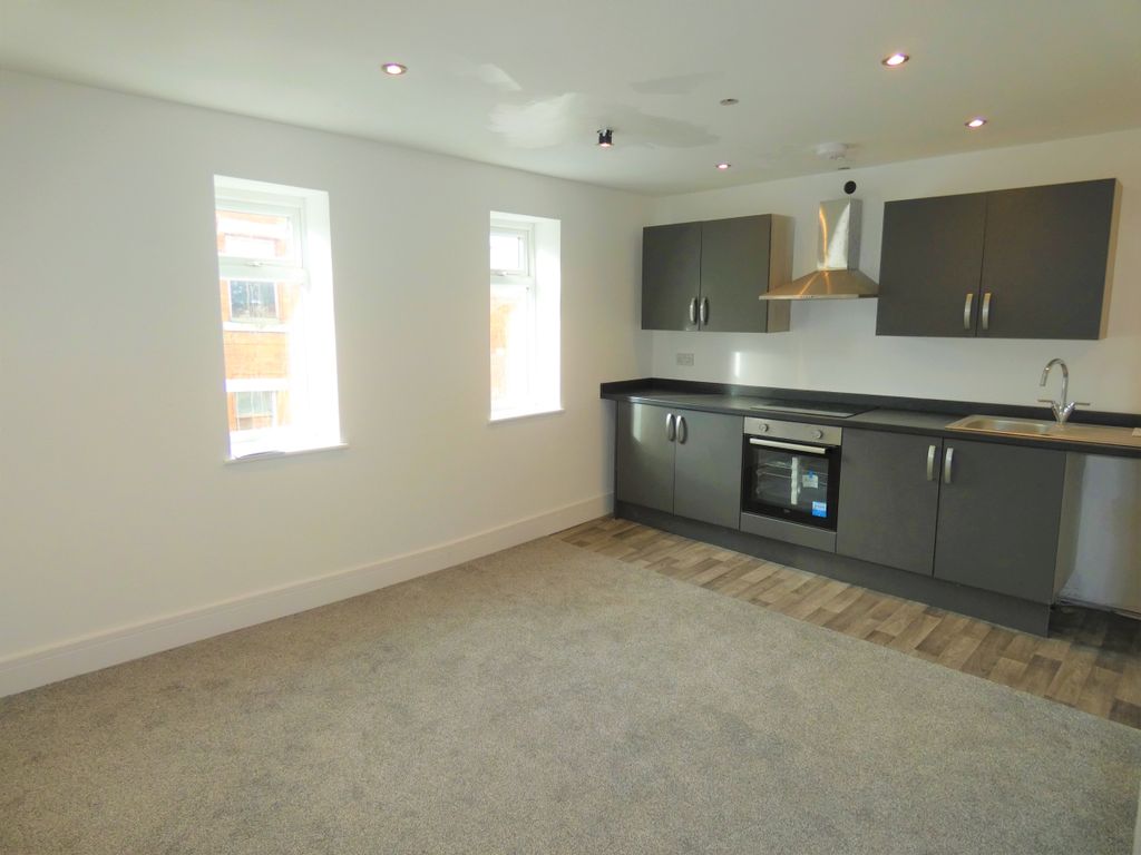 3 bed flat to rent in Leeming Lane South, Mansfield Woodhouse