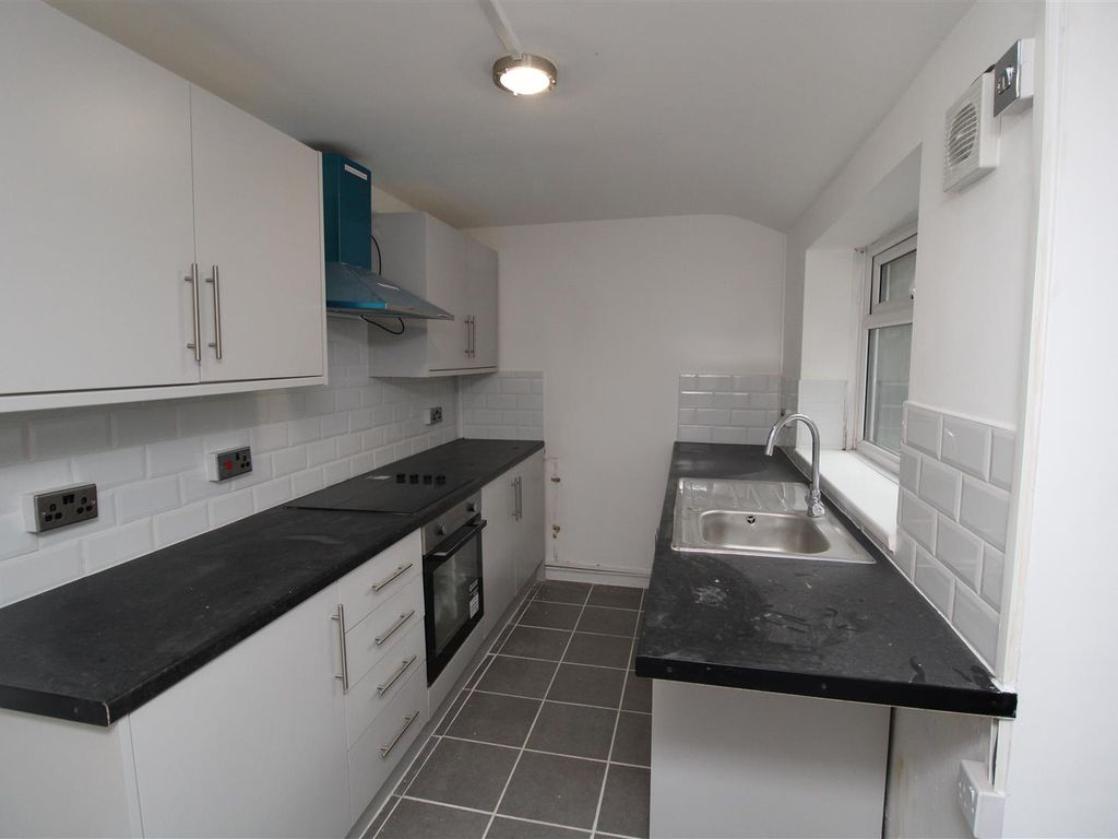 3 bed terraced house to rent in Oak Street, Abertillery NP13, £850 pcm Zoopla