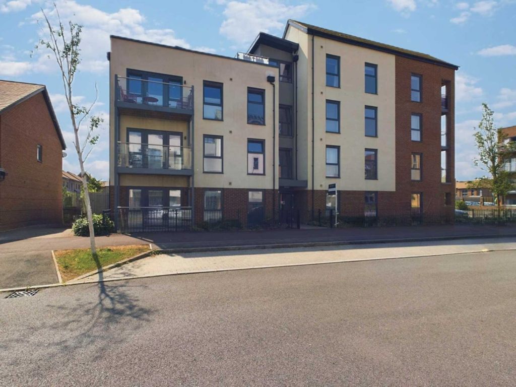 1 bed flat for sale in Delphi House, Gambit Avenue, Oakgrove MK10, £