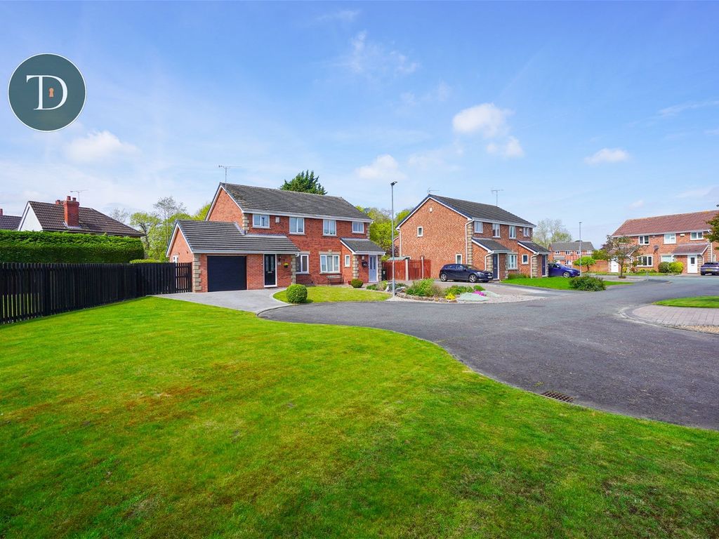 3 bed semidetached house for sale in Selkirk Close, Little Sutton