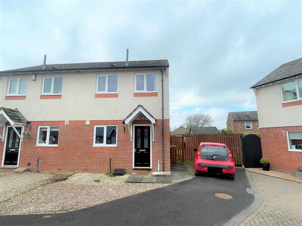 2 bed semidetached house for sale in Nook Lane Close, Dalston