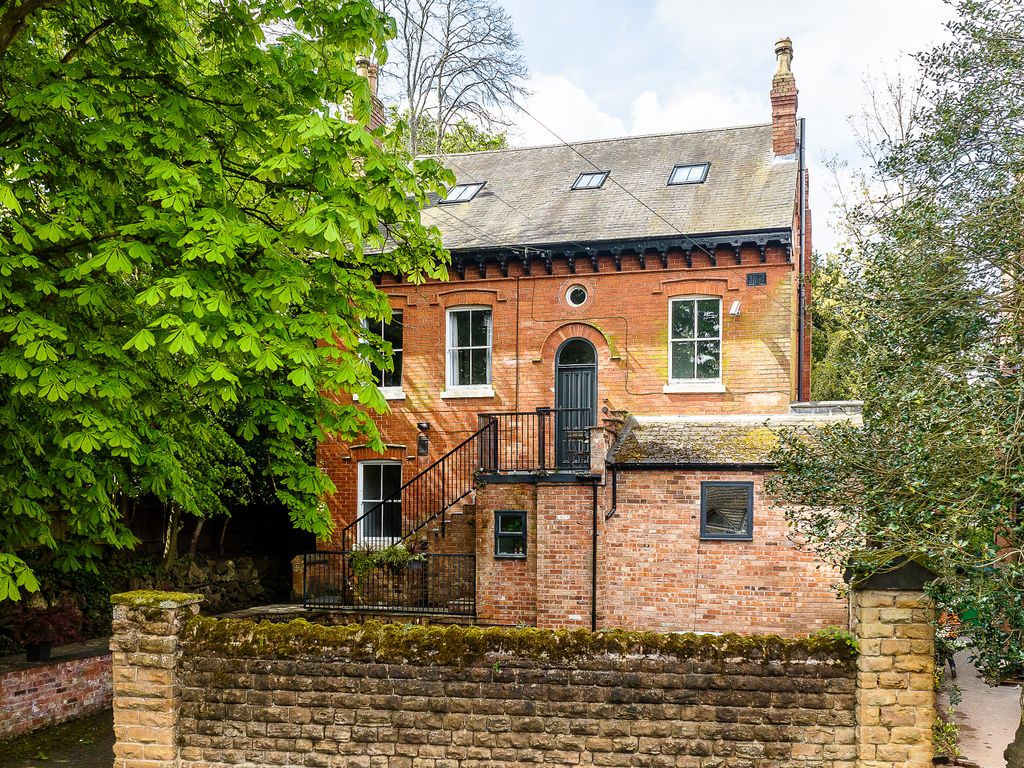 3 bed flat for sale in Elm Bank, Mapperley Park, Nottingham NG3, £