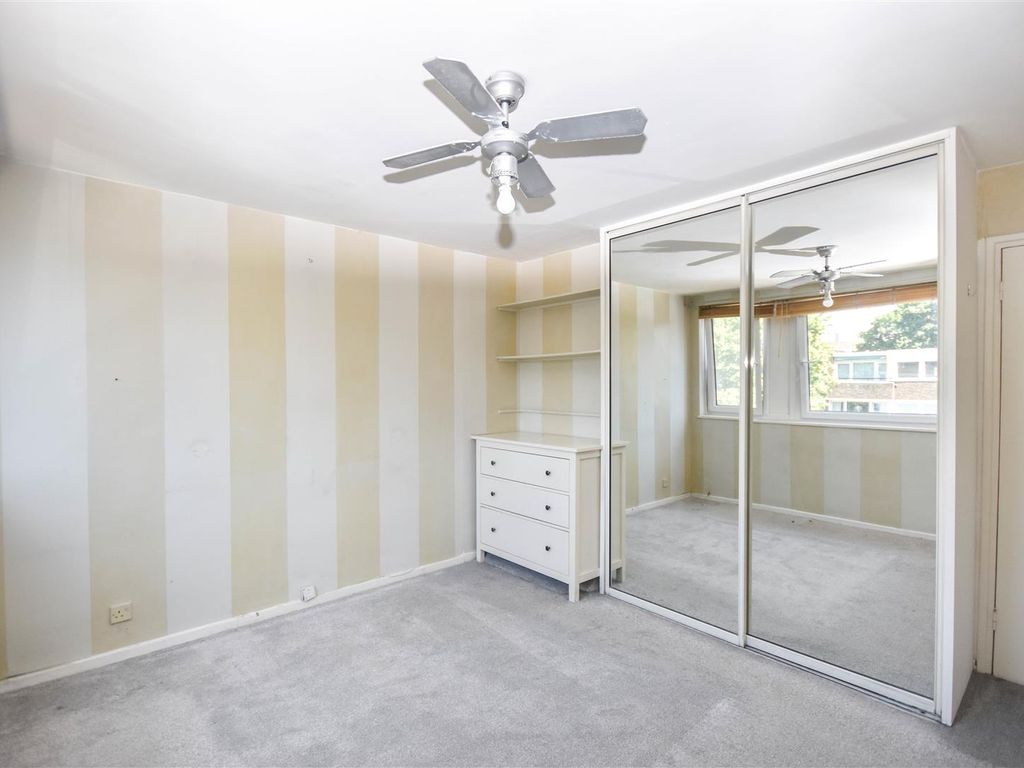 3 bed flat for sale in Augustus Close, Brentford TW8 Zoopla