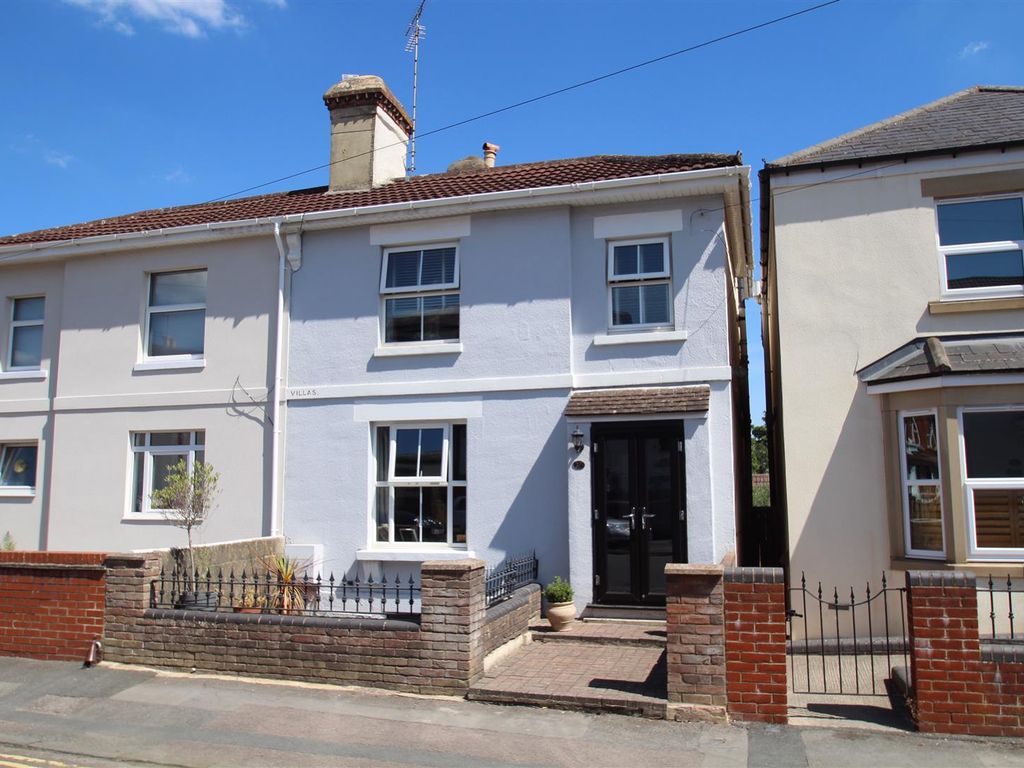 3 bed semidetached house for sale in Belle Vue Road, Old Town, Swindon