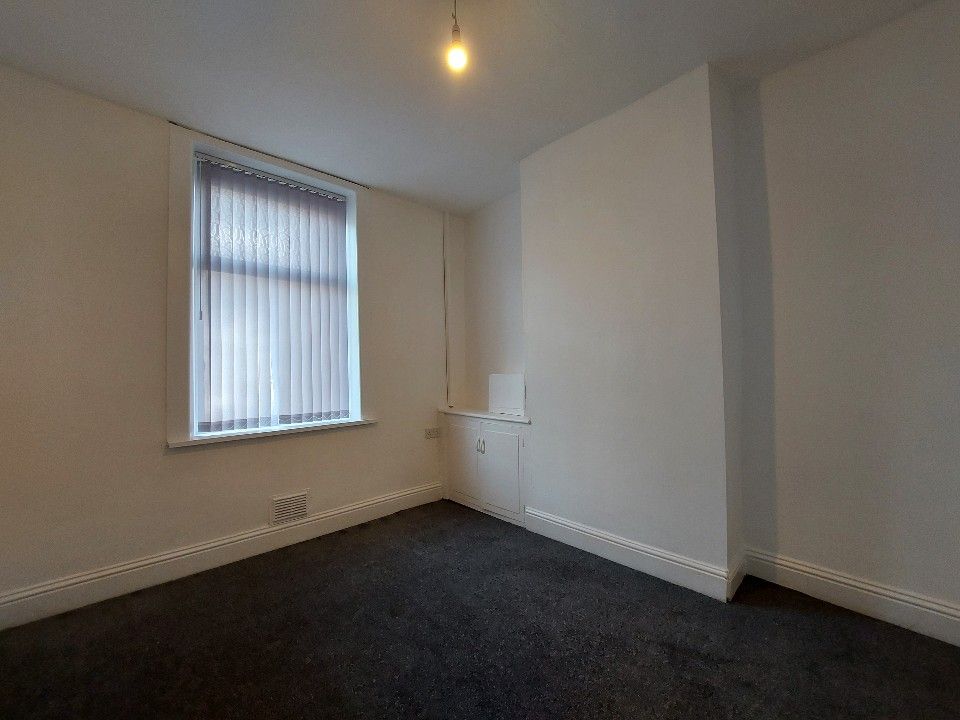 2 bed terraced house to rent in Lindsay Street, Burnley BB11 Zoopla