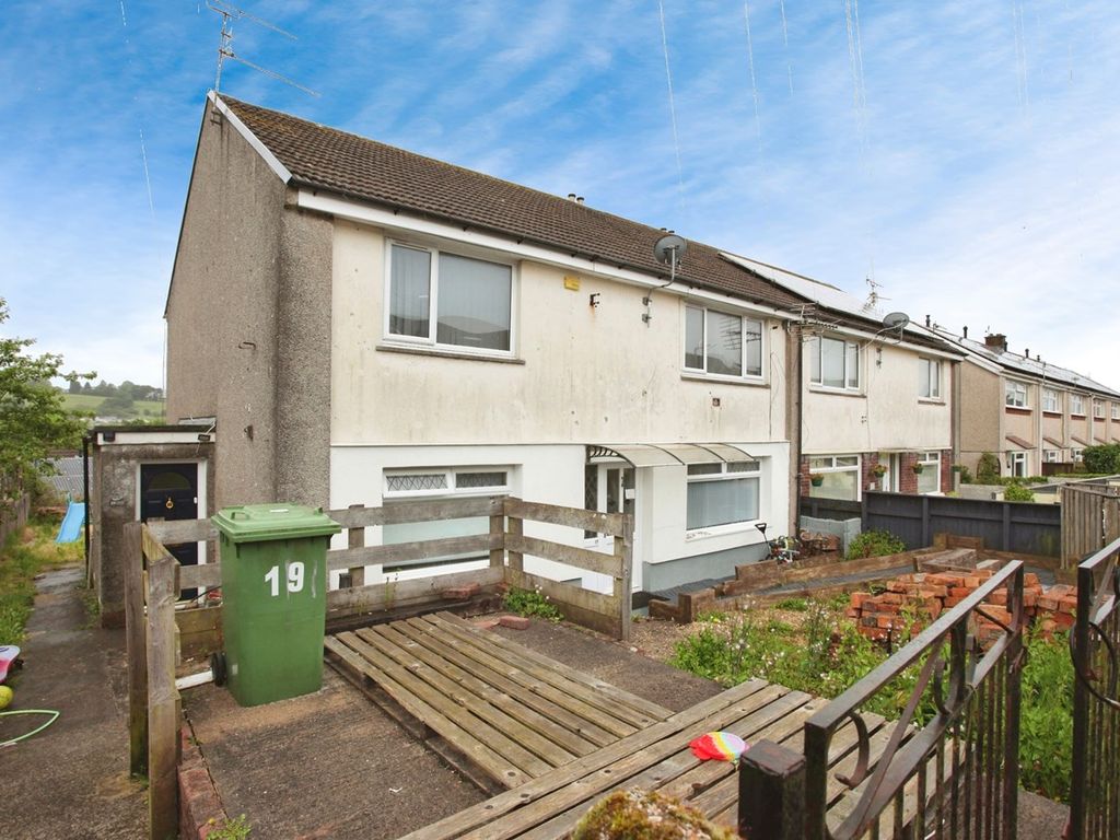 2 bed flat for sale in Moorland Crescent, Beddau, Pontypridd CF38, £