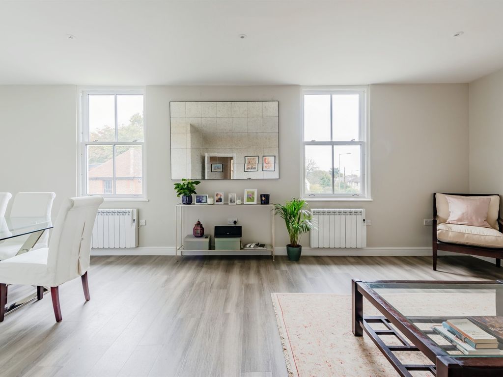 Hatchlands Road, Redhill RH1  