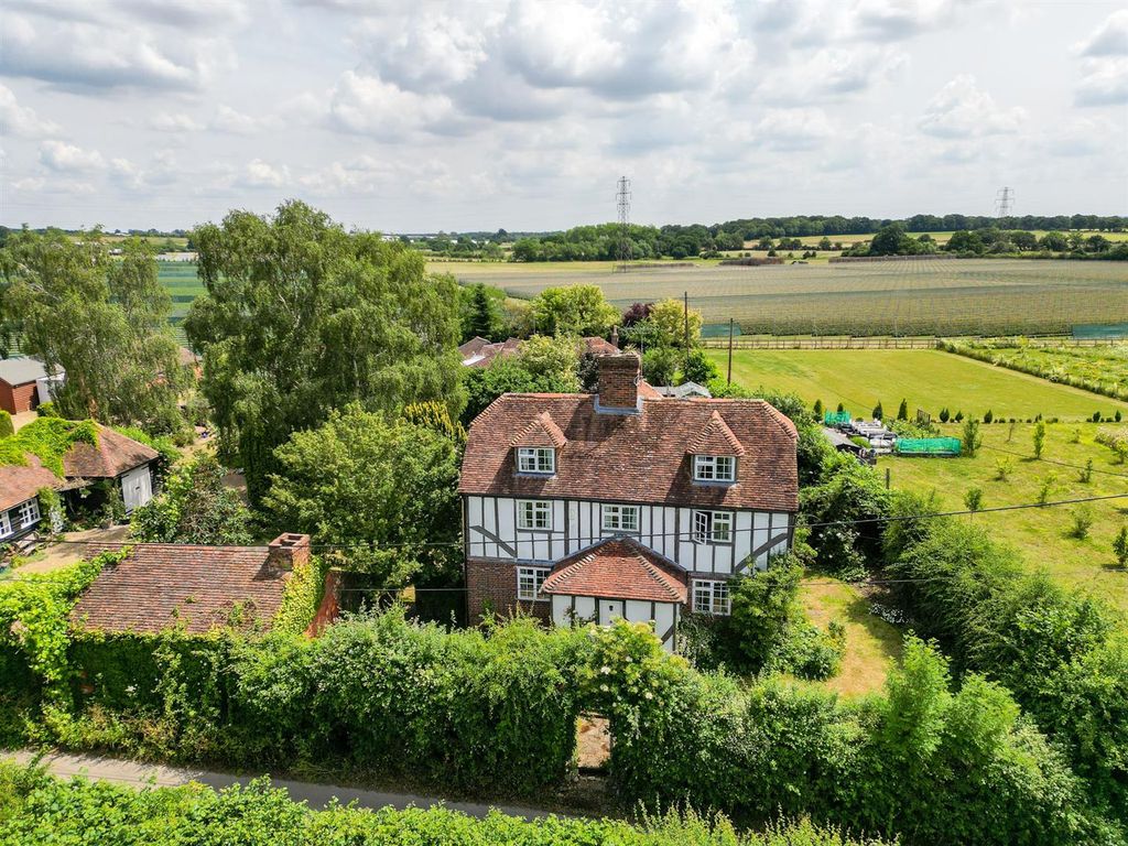 5 bed property for sale in Street, Hunton, Maidstone ME15, £