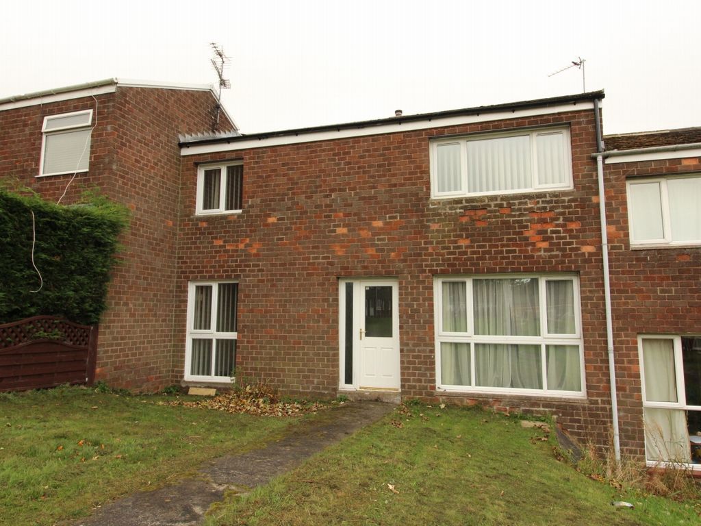 3 bed terraced house to rent in Woodlands Court, Crook, County Durham