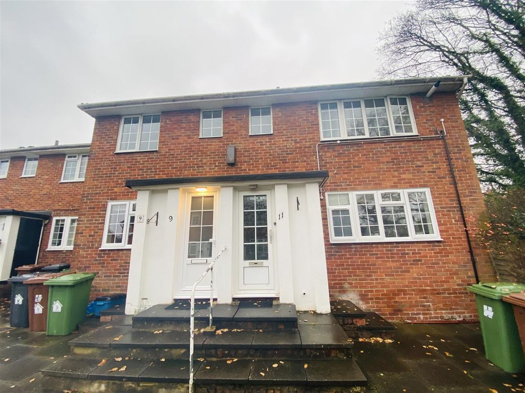 2 bed flat for sale in The Pantiles, Bushey Heath, Bushey WD23, £