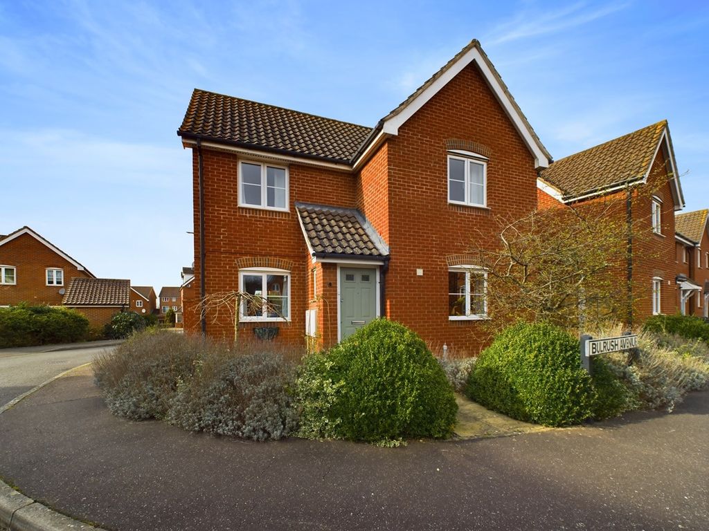 3 bed detached house for sale in Bulrush Avenue, Downham Market PE38, £