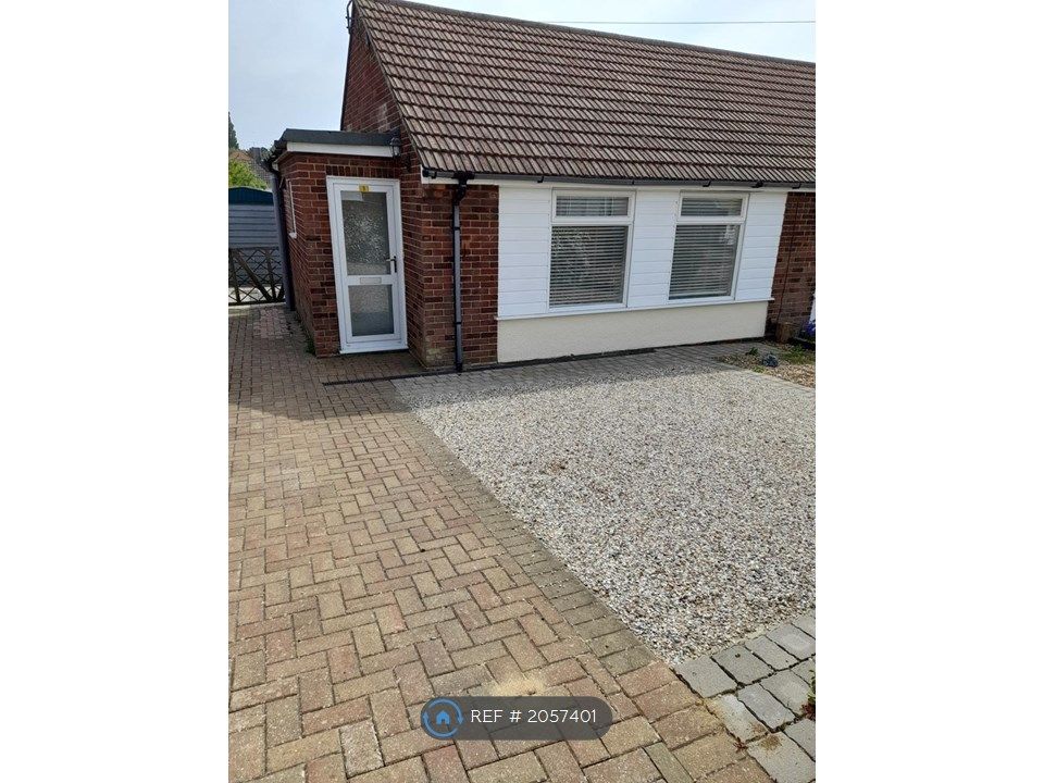 2 bed bungalow to rent in Dales Road, Ipswich IP1, £1,000 pcm Zoopla